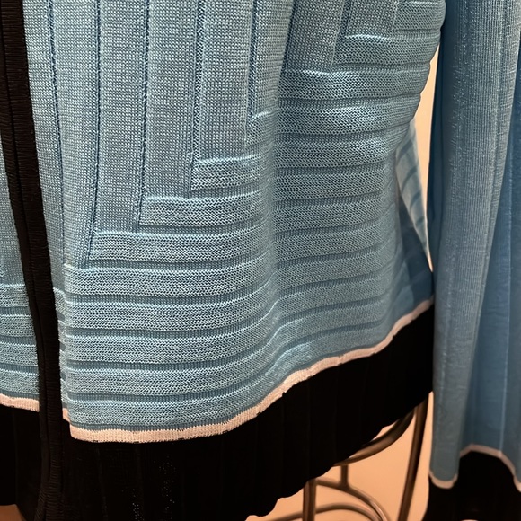 Ming wang 2 piece knit set - Picture 3 of 12